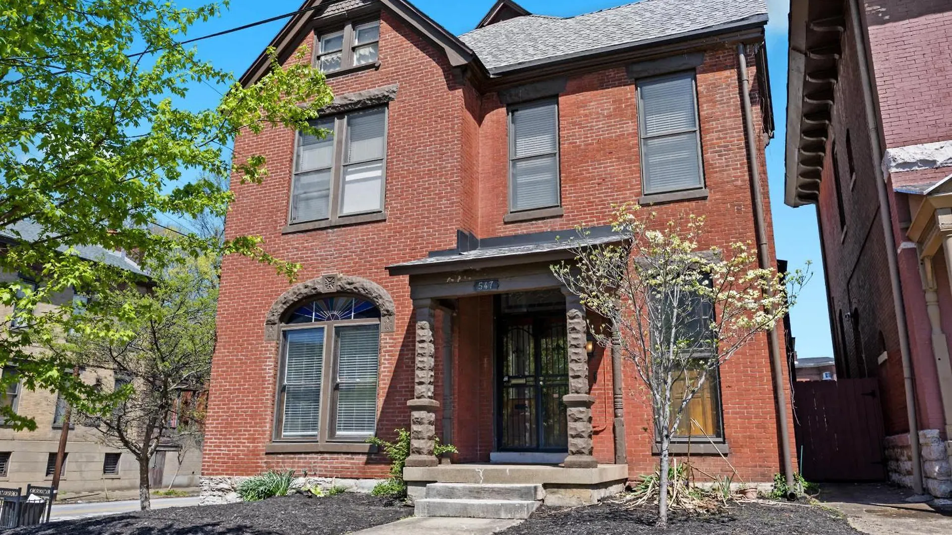 Stylish Home Close To Derby & Bourbon Trail Fun Louisville Holiday home