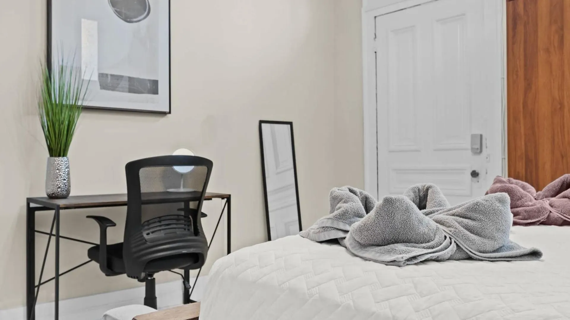 Stylish Home Close To Derby & Bourbon Trail Fun Louisville Holiday home